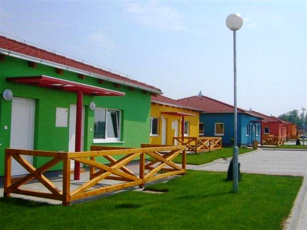 Holiday Village v Senci
