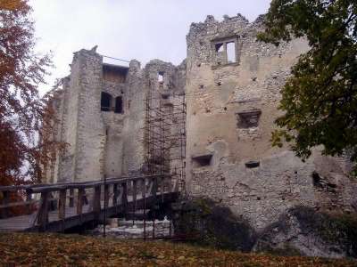 Hrad Uhrovec foto