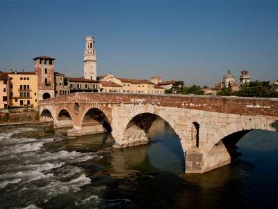 Ponte Pietra foto