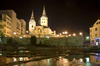 Katedrála Nejsvětější Trojice foto