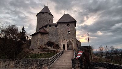 Hrad Žovnek foto