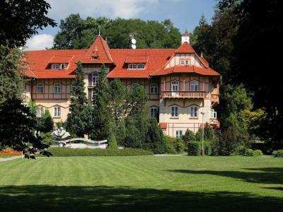 HOTEL JESTŘÁBÍ LUHAČOVICE foto