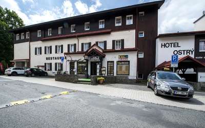 HOTEL OSTRÝ foto