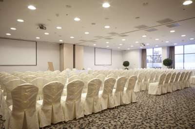 Svatba v konferenční místnost