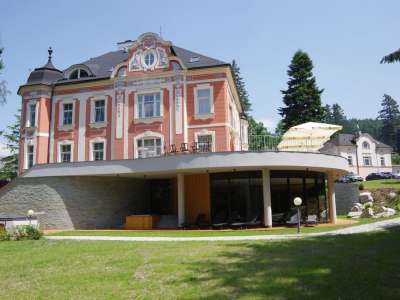 WELLNESS & SPA HOTEL VILLA REGENHART