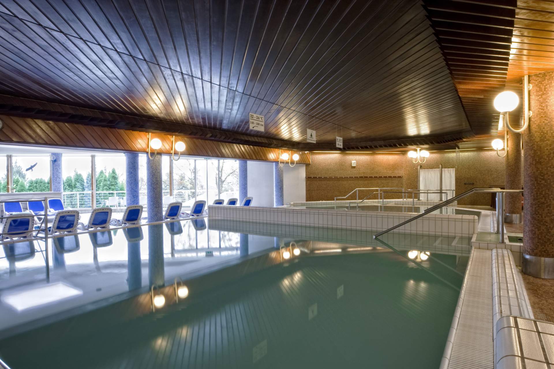 THERMAL AQUA ENSANA HEALTH SPA HOTEL Termální jezero Hevíz