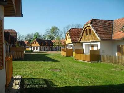 Domky v aparmánovém městečku