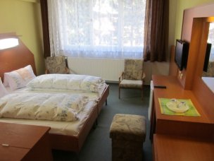 HOTEL-PENZION U PŘEHRADY foto