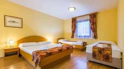 Dvoulůžkový pokoj s dvěma přistýlkami