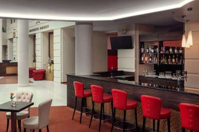 Lobby bar