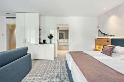Junior suite city view s výhledem do Dvořákových sadů