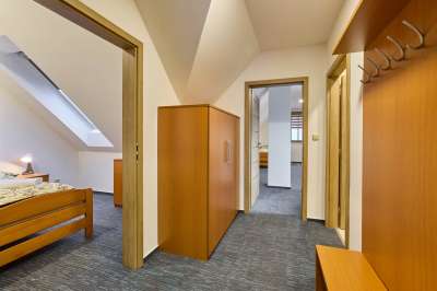 Chodba - pokoj i apartmán