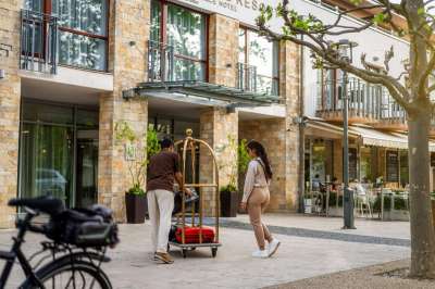 HOTEL GOLDEN LAKE RESORT