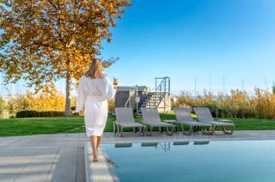 Wellness centrum- venkovní bazén