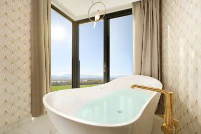 Dvoulůžkové Ensuite Studio s masážní vanou