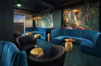 Posezení u lobby baru Oasis