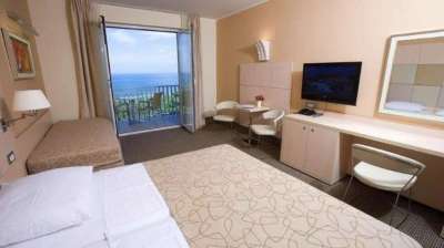 Dvoulůžkový pokoj s přistýlkou