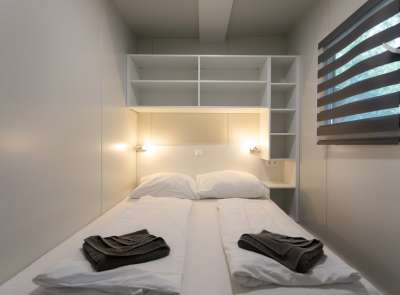 LAKESIDE mobile home