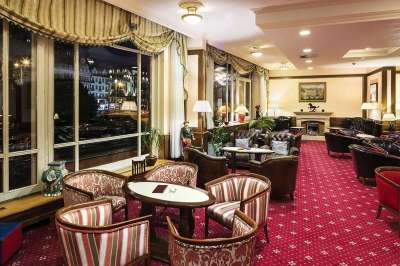 Lobby bar