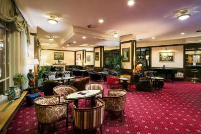 Lobby bar