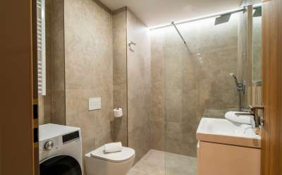 Koupelna apartmánu se dvěma přistýlkami