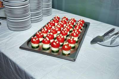 Strava formou bufetových stolů