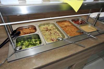 Strava formou bufetových stolů