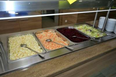 Strava formou bufetových stolů