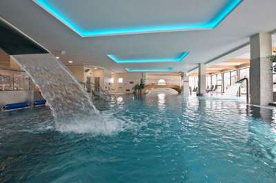 Hotelové wellness - bazén