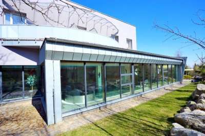 Hotelové wellness - bazén