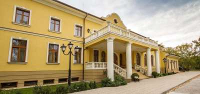 Hotel Plauter Kúria