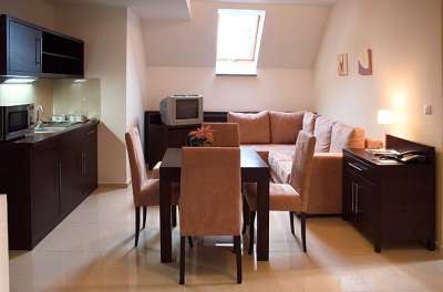 Kuchyňka v apartmánu