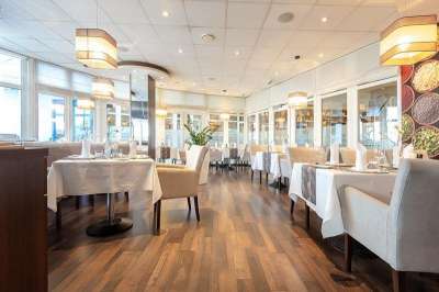 Á la carte restaurace