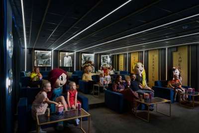 Hotelový kinosál MediaTro