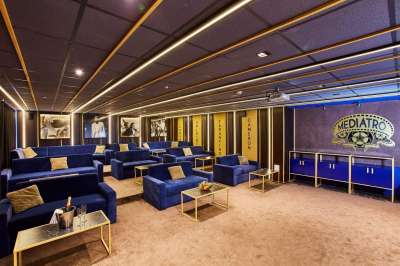 Hotelový kinosál MediaTro