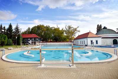 Termální a plážové lázně Eger